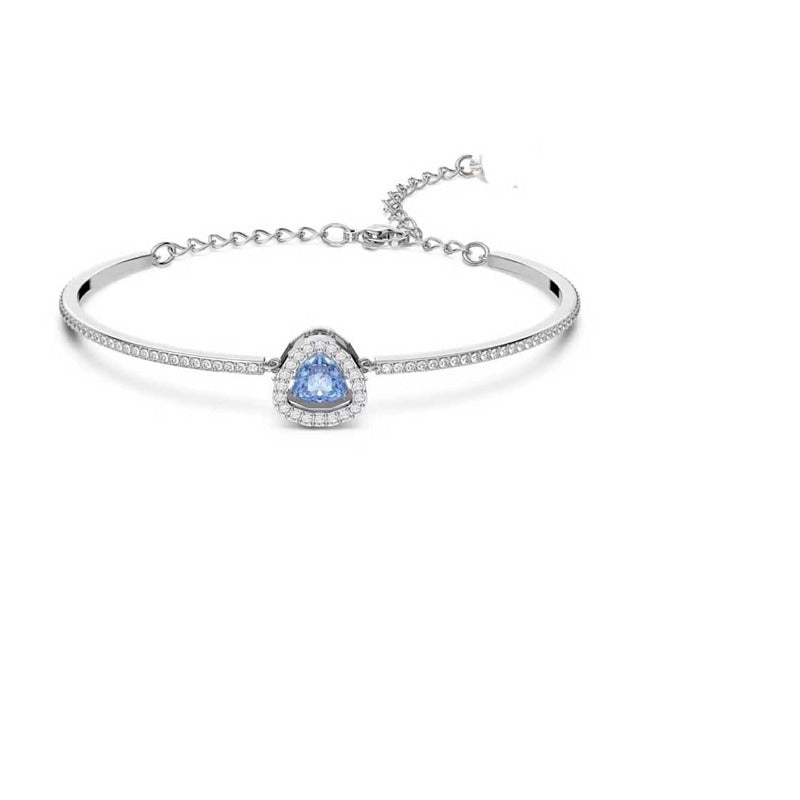 Fortune's Embrace: Luck-Attracting Jewelry