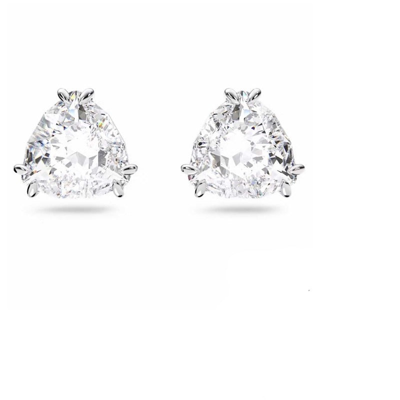 Fortune's Embrace: Luck-Attracting Jewelry
