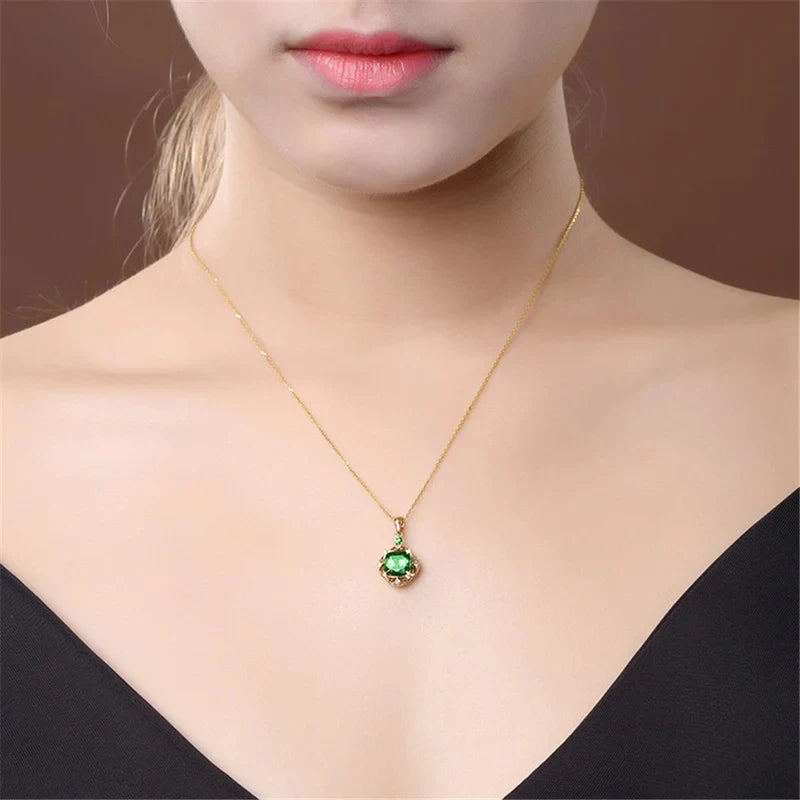 Emerald Bloom: Dark Green Flower Necklace