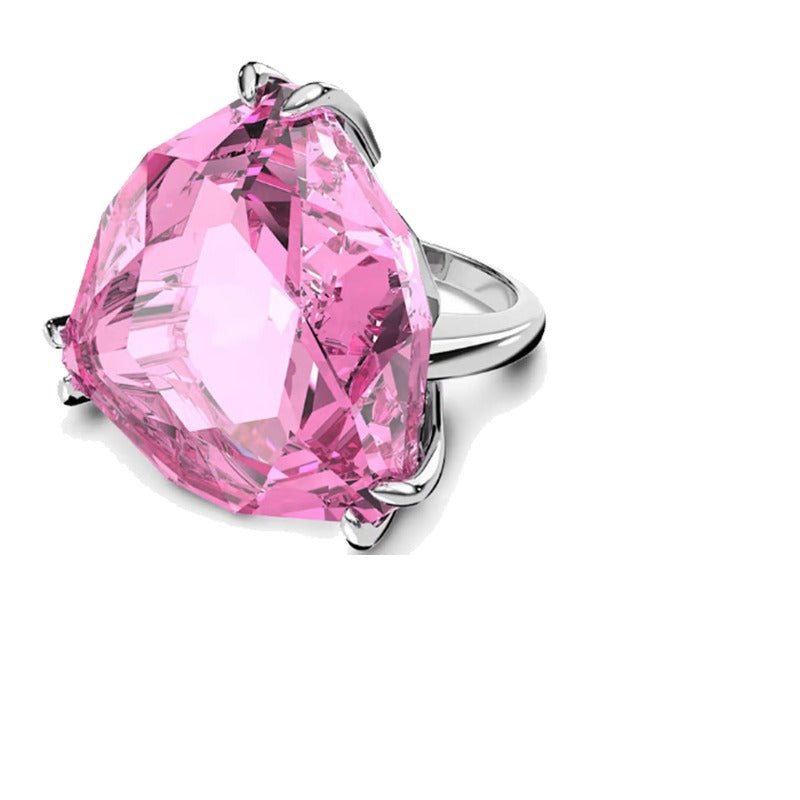 Fortune's Embrace: Luck-Attracting Jewelry