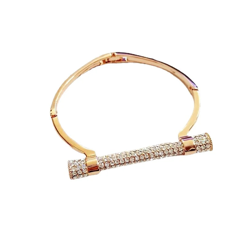 Dazzling Crystal Cuff Bracelet – Luxe Sparkle for the Modern Woman