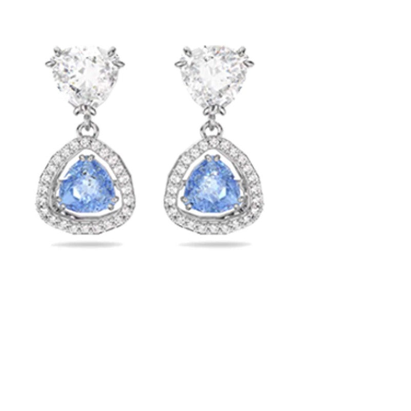 Fortune's Embrace: Luck-Attracting Jewelry