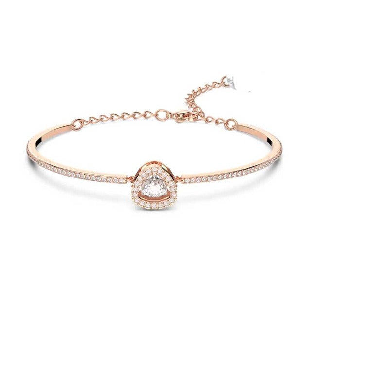 Fortune's Embrace: Luck-Attracting Jewelry